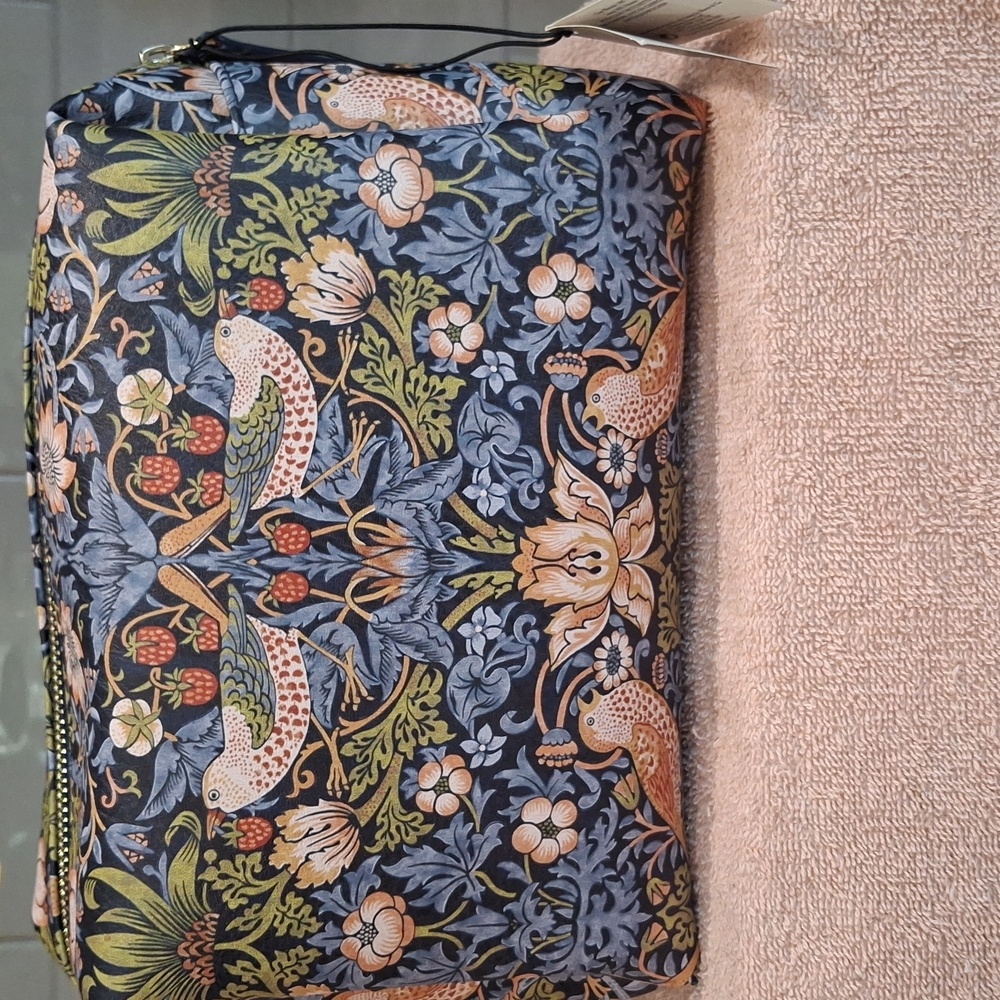 Accessory Pouch - Picture 2 of 12